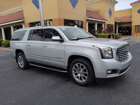 Used 2020 GMC Yukon XL Denali RWD image 2