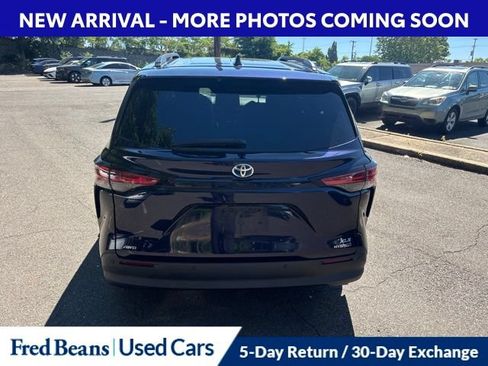 Used 2021 Toyota Sienna XLE AWD/4WD image 7