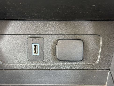 Used 2018 Ford Escape SE w/ Ford Safe & Smart Package FWD image 33