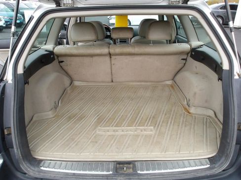 Used 2005 Subaru Outback 3.0R Limited AWD/4WD image 11
