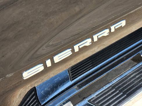 Used 2024 GMC Sierra 1500 SLT AWD/4WD image 12