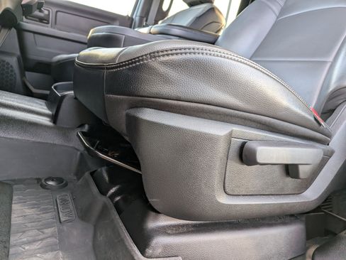 Used 2024 RAM 2500 Tradesman w/ Chrome Appearance Group image 16