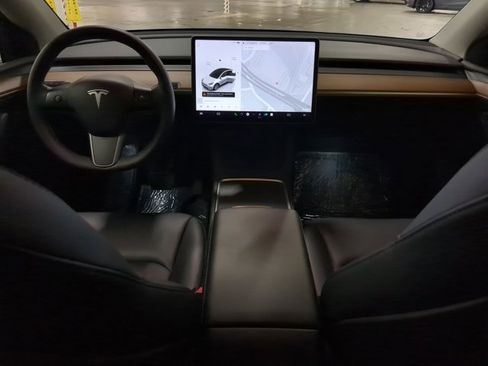 Used 2023 Tesla Model Y Long Range image 21
