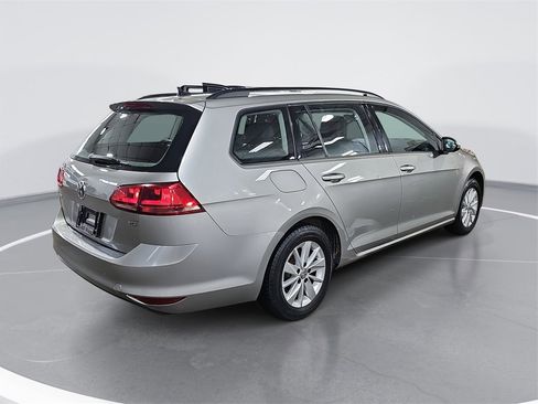 Used 2015 Volkswagen Golf S image 3