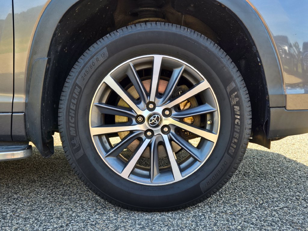 Used 2018 Toyota Highlander XLE AWD/4WD image 10