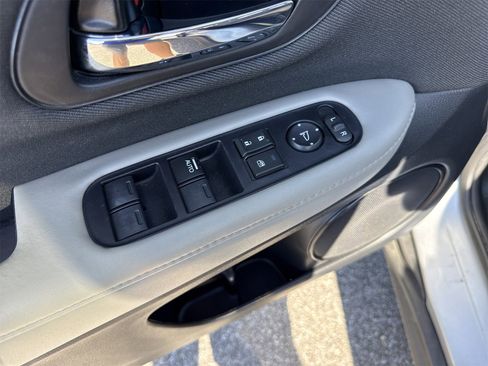 Used 2021 Honda HR-V LX image 32