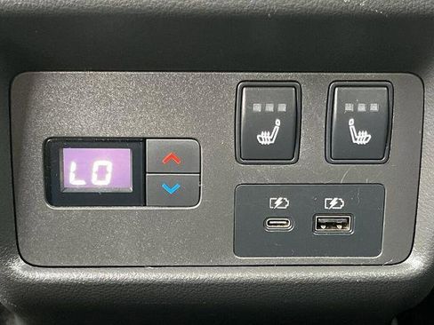 Certified 2022 Nissan Rogue Platinum w/ Head-Up Display Package image 22