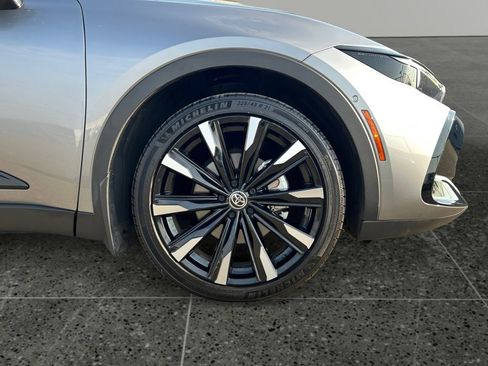 Used 2025 Toyota Crown Platinum image 10