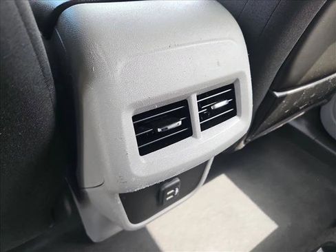 Used 2022 GMC Terrain SLE FWD image 24