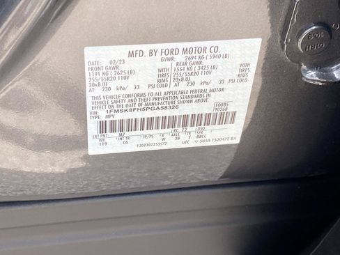 Used 2023 Ford Explorer Limited w/ Equipment Group 301A AWD/4WD image 26