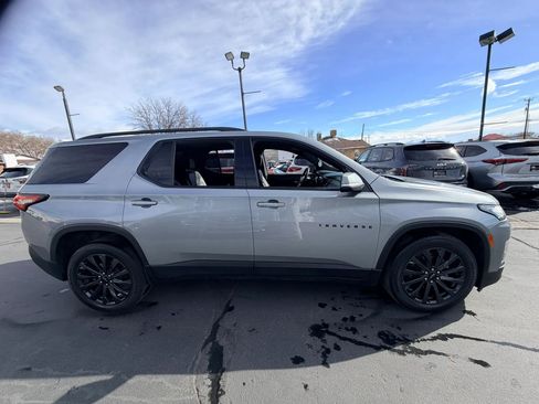 Used 2023 Chevrolet Traverse RS AWD/4WD image 3