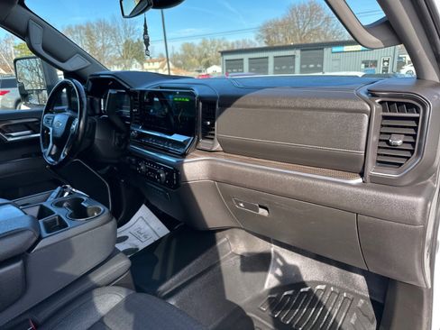 Used 2024 Chevrolet Silverado 3500 LT w/ Convenience Package image 29