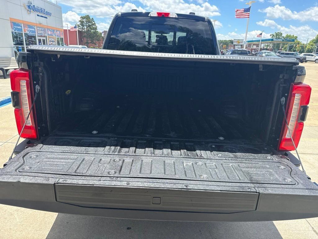 Used 2023 Ford F250 Lariat w/ Lariat Ultimate Package AWD/4WD image 30