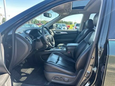 Used 2018 Nissan Pathfinder SL w/ SL Premium Package AWD/4WD image 16
