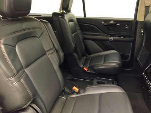 Used 2021 Lincoln Aviator Reserve RWD image 19