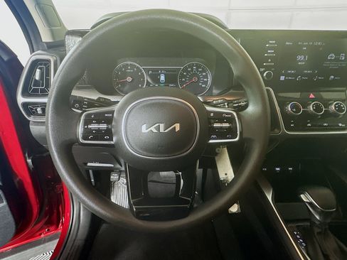 Used 2023 Kia Sorento LX FWD image 15