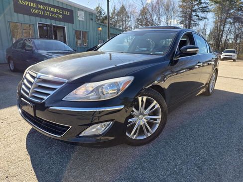 Used 2013 Hyundai Genesis 3.8 w/ Premium Pkg RWD image 2