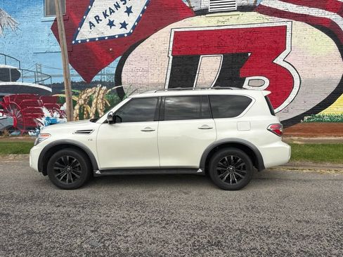 Used 2018 Nissan Armada Platinum w/ Interior Lighting Package RWD image 3