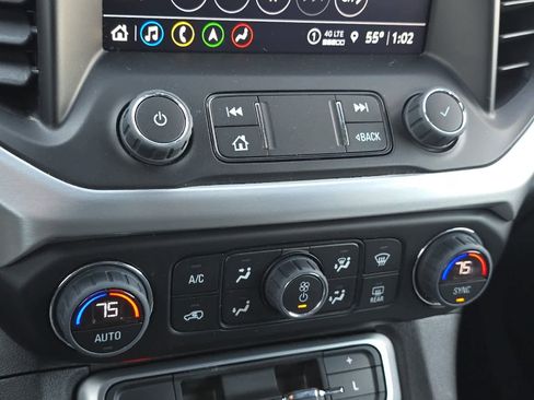 Used 2023 GMC Acadia SLT image 21