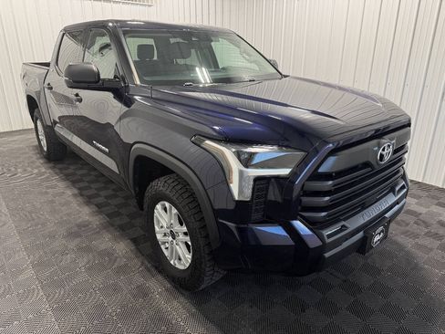 Used 2023 Toyota Tundra SR5 w/ SR5 Convenience Package AWD/4WD image 2