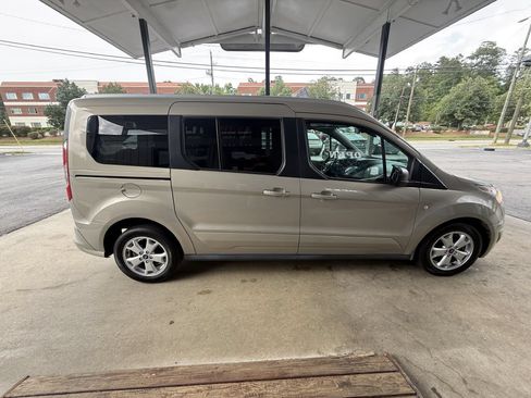 Used 2016 Ford Transit Connect XLT FWD image 4