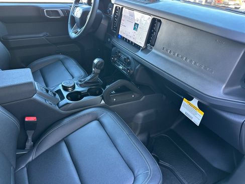 New 2025 Ford Bronco Badlands w/ Sasquatch Package AWD/4WD image 17