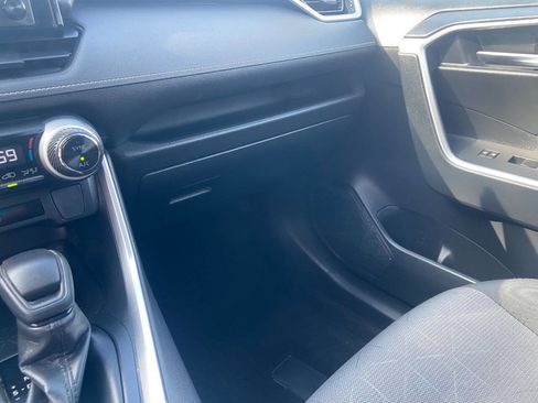 Used 2019 Toyota RAV4 XLE w/ Carpet Mat Package image 20