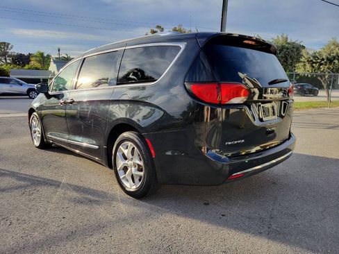 Used 2020 Chrysler Pacifica Limited FWD image 7