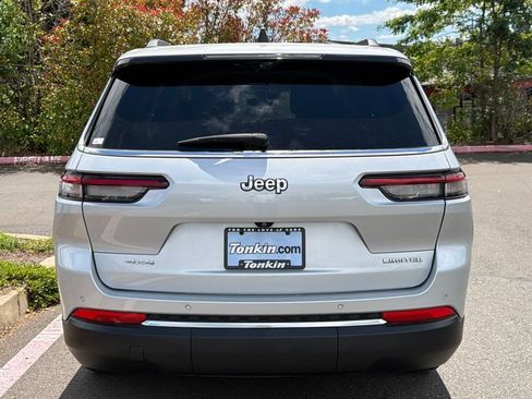 Used 2023 Jeep Grand Cherokee L Limited AWD/4WD image 6