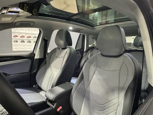 New 2026 Volkswagen Tiguan SE AWD/4WD image 18