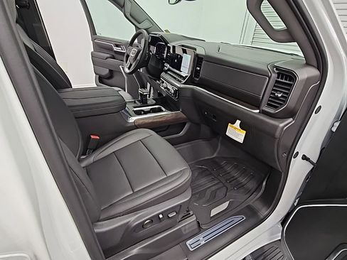 New 2026 GMC Sierra 1500 SLT w/ SLT Premium Plus Package image 40