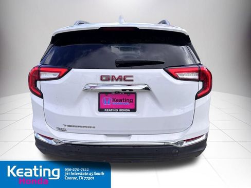Used 2022 GMC Terrain SLT w/ LPO, Floor Liner Package FWD image 8