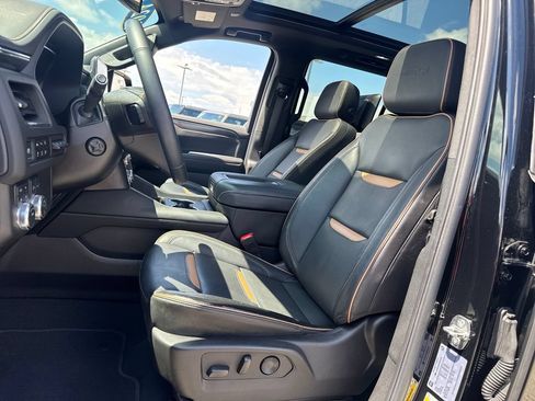 Used 2024 GMC Yukon AT4 w/ AT4 Premium Package AWD/4WD image 17