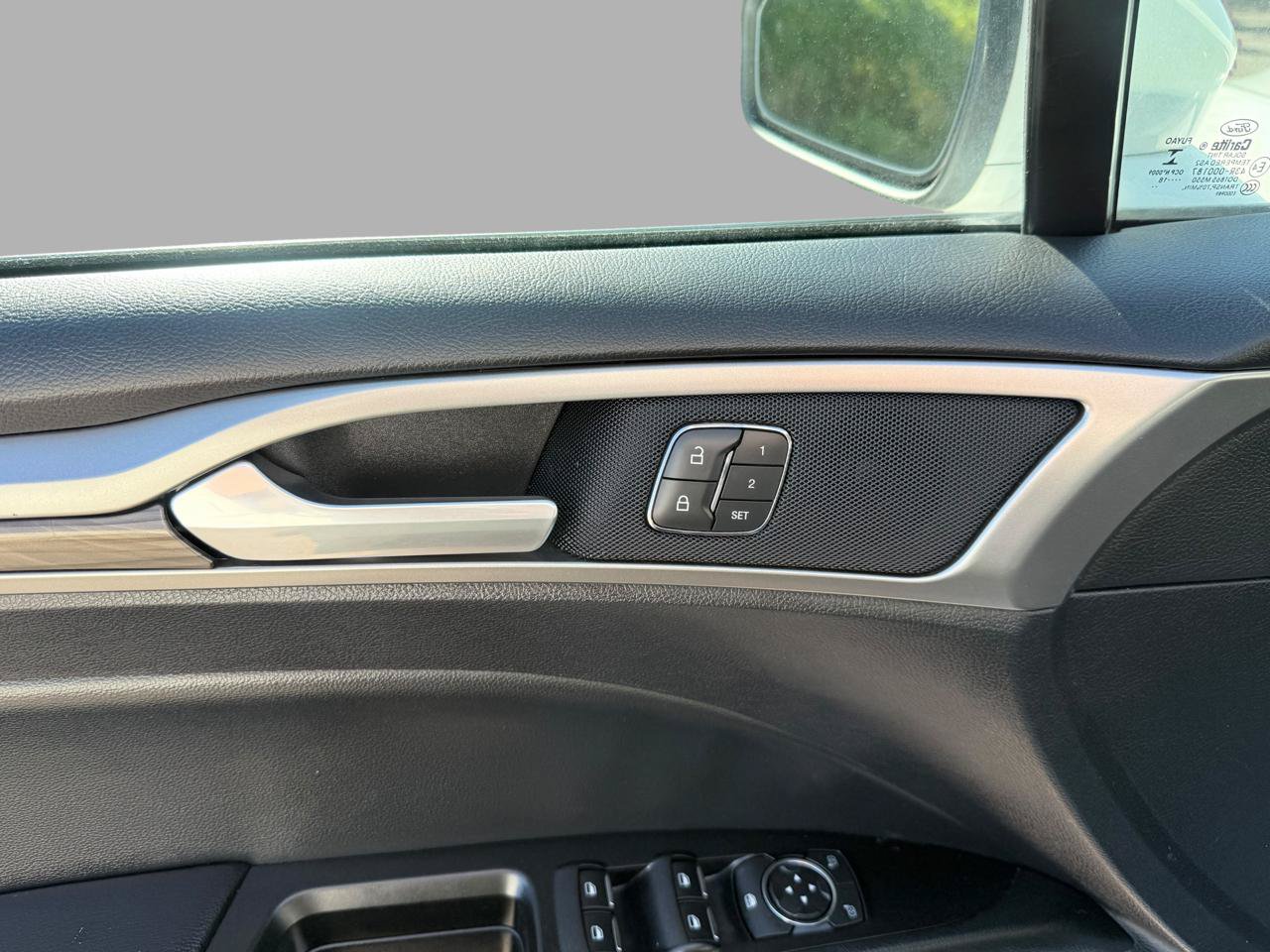 Used 2019 Ford Fusion SEL FWD image 15