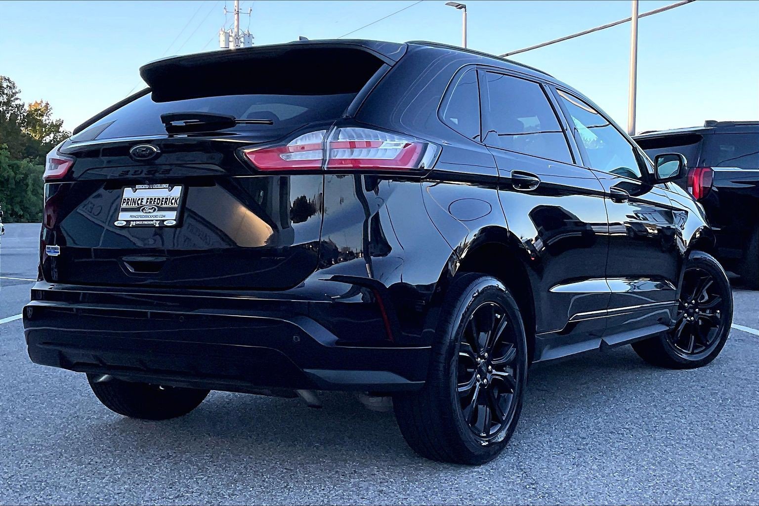 Certified 2022 Ford Edge SE w/ Black Appearance Package AWD/4WD image 11