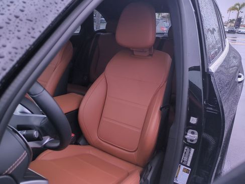 Used 2023 Mercedes-Benz GLC 300 4MATIC image 12