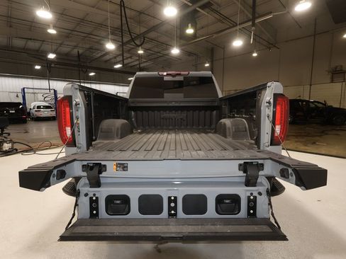Used 2024 GMC Sierra 1500 AT4 w/ Technology Package AWD/4WD image 27