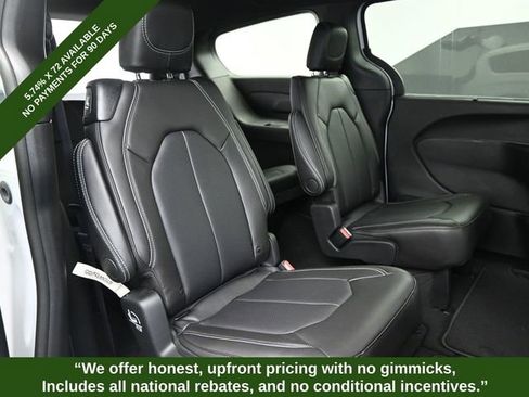 New 2026 Chrysler Voyager LX image 22