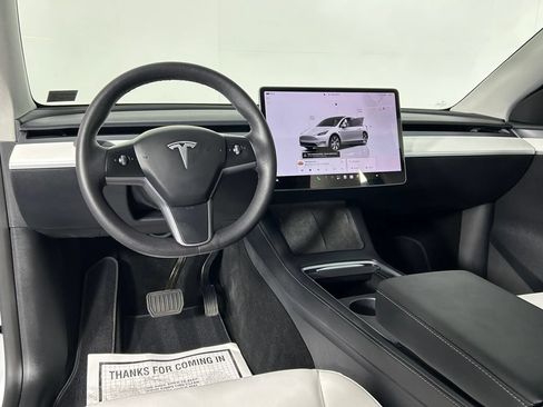 Used 2023 Tesla Model Y Long Range AWD/4WD image 17