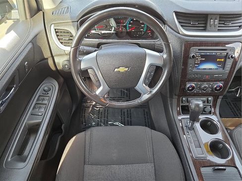 Used 2017 Chevrolet Traverse LT image 15