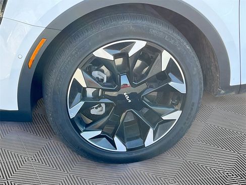 Used 2024 Kia Sorento SX image 10
