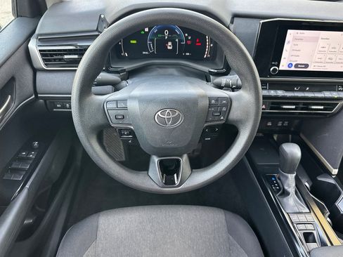 Certified 2025 Toyota Camry LE FWD image 17