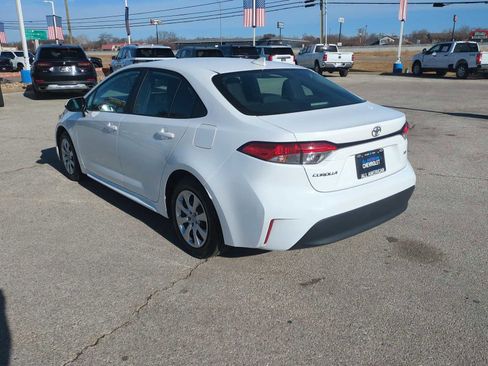 Used 2024 Toyota Corolla LE image 6