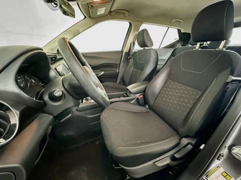 Used 2024 Nissan Kicks SV w/ Interior Electronics Package FWD image 13