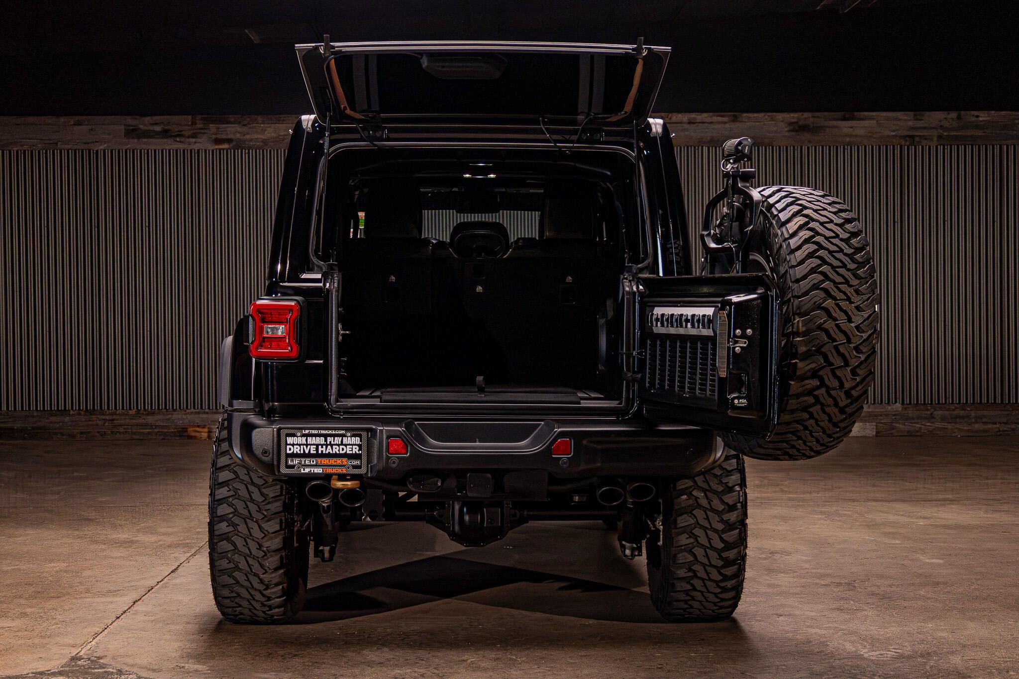 Used 2021 Jeep Wrangler Unlimited Rubicon w/ Xtreme Recon 35" Tire Package AWD/4WD image 8