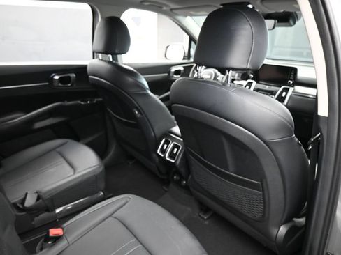 Used 2023 Kia Sorento EX w/ Panoramic Sunroof Package FWD image 48