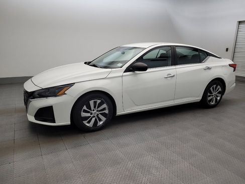 Used 2024 Nissan Altima 2.5 S FWD image 2