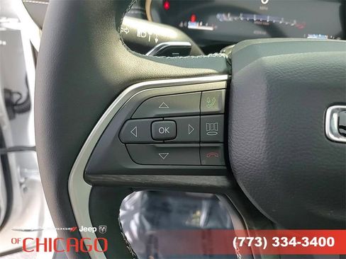 Certified 2025 Jeep Grand Cherokee Limited w/ Luxury Tech Group II image 17