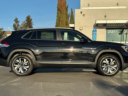 New 2026 Volkswagen Atlas Cross Sport SE image 4