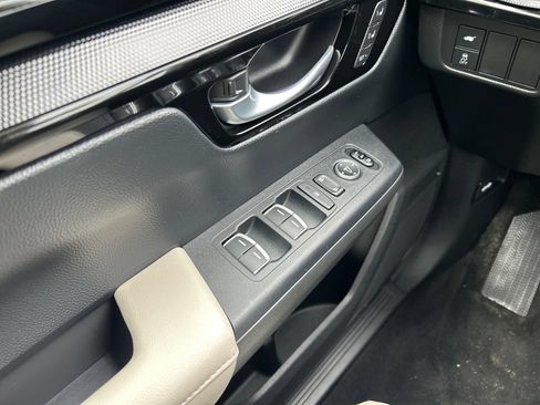 Used 2023 Honda CR-V EX-L image 11